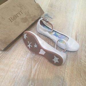 light pink/gold ballet flats
